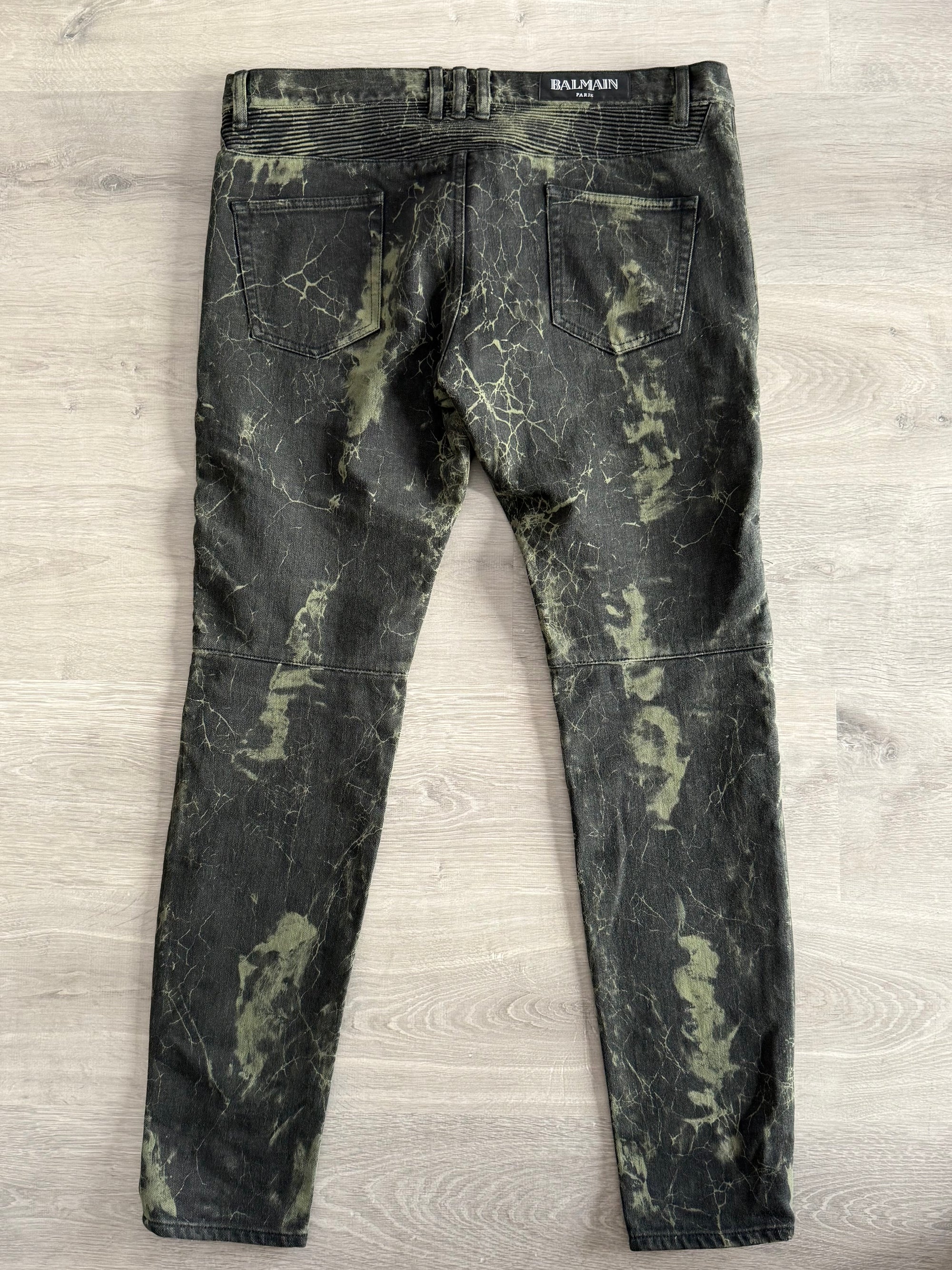 Vaqueros Balmain efecto mármol negro y caqui TM/L